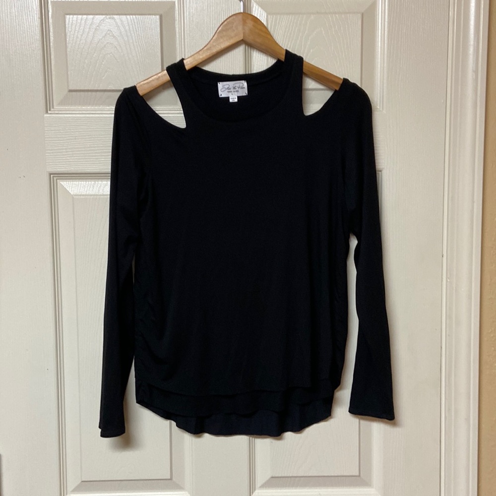 NWOT- Feel The Piece Terre Jacobs Black Cold Shoulder Top